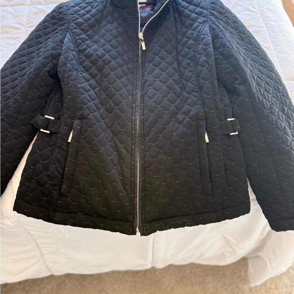Gallery Women's Black Quilted Puffer Jacket - Picture 4 of 13